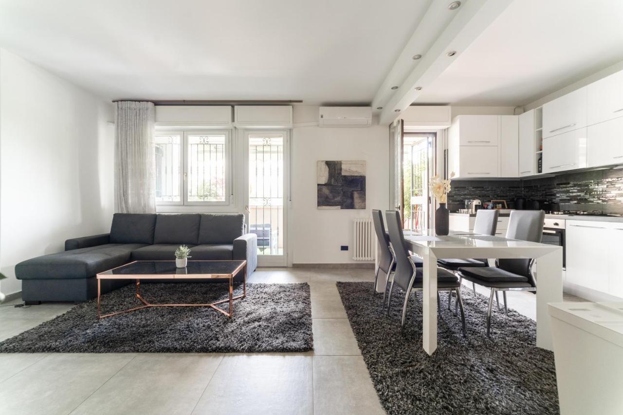Oasis Luxury - A.C/Terrace/2Bedrooms Bergamo Bagian luar foto