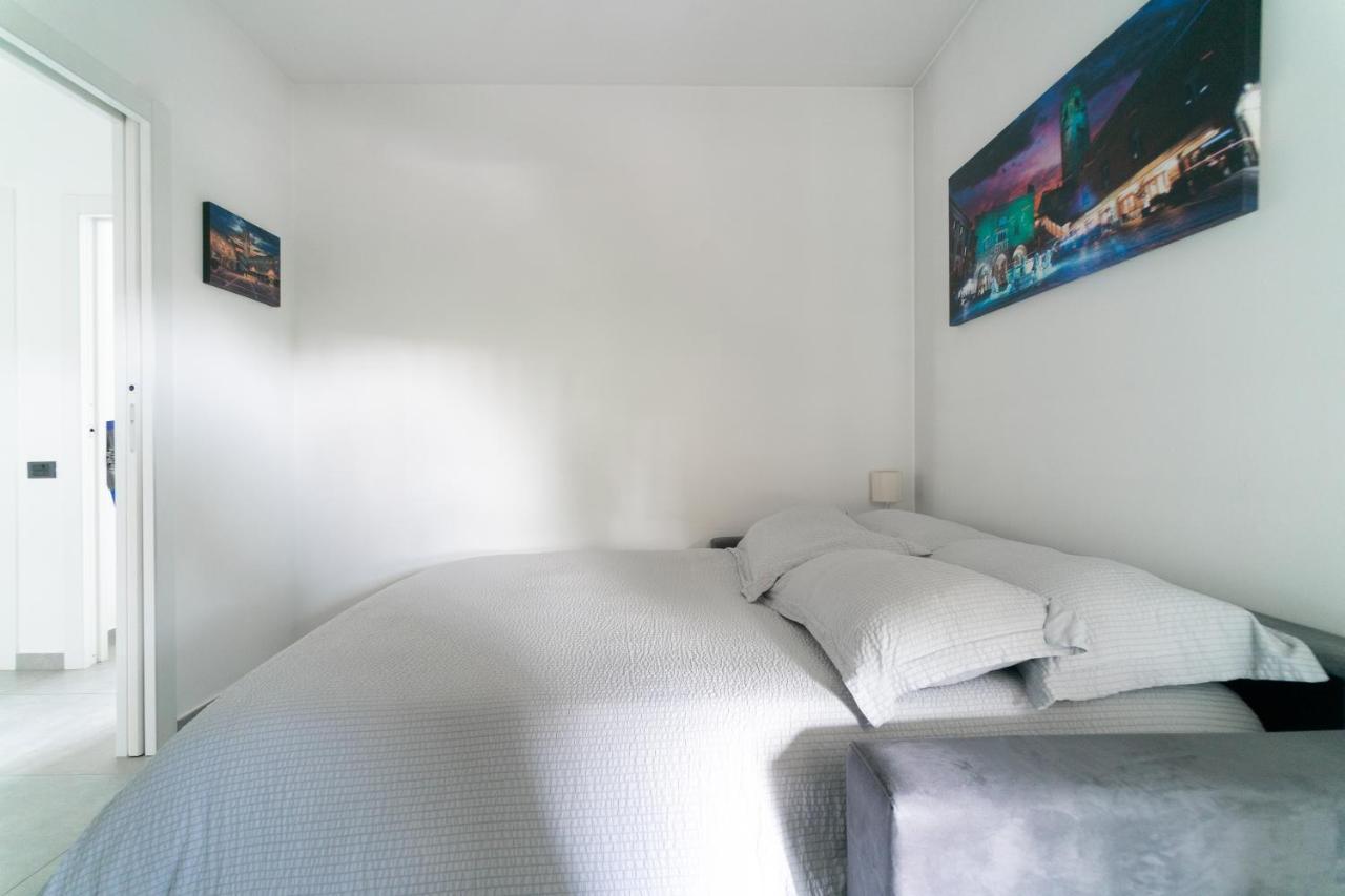 Oasis Luxury - A.C/Terrace/2Bedrooms Bergamo Bagian luar foto