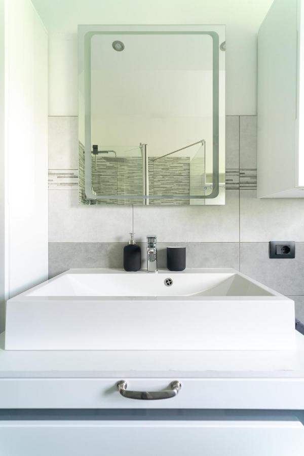 Oasis Luxury - A.C/Terrace/2Bedrooms Bergamo Bagian luar foto