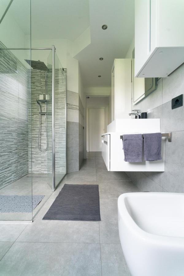 Oasis Luxury - A.C/Terrace/2Bedrooms Bergamo Bagian luar foto