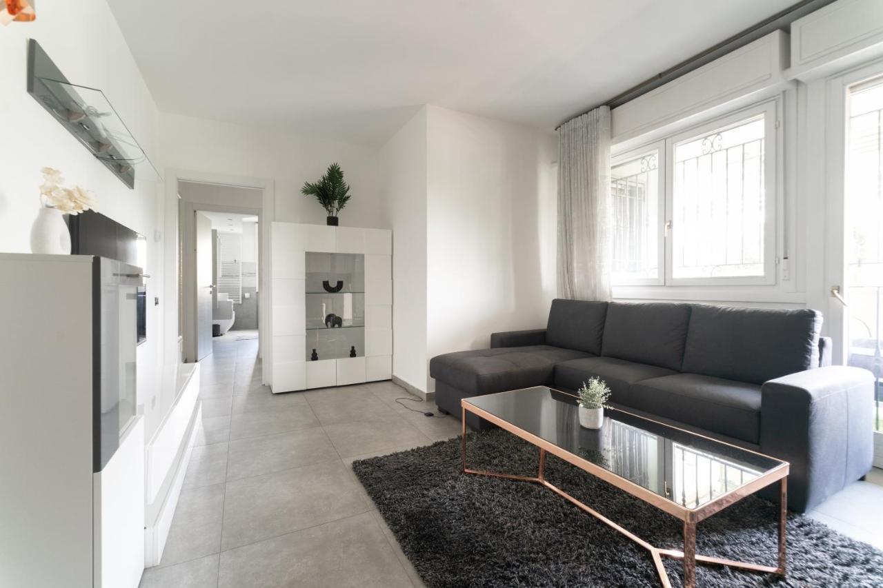 Oasis Luxury - A.C/Terrace/2Bedrooms Bergamo Bagian luar foto