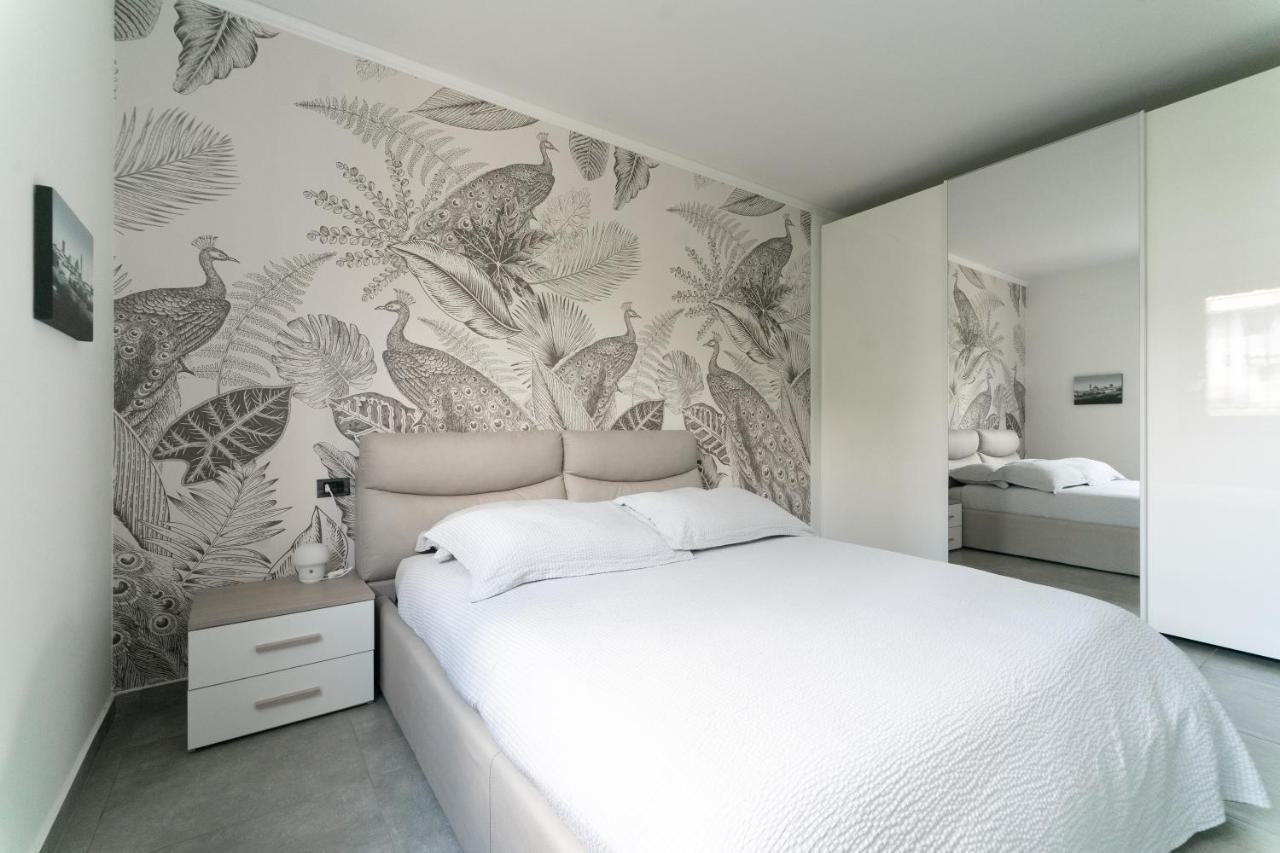 Oasis Luxury - A.C/Terrace/2Bedrooms Bergamo Bagian luar foto