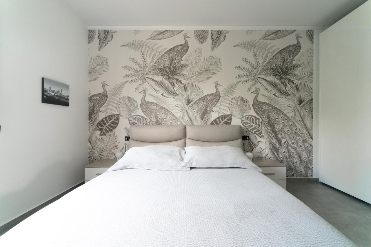 Oasis Luxury - A.C/Terrace/2Bedrooms Bergamo Bagian luar foto