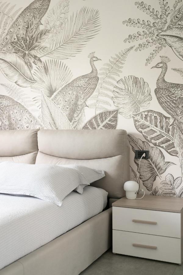 Oasis Luxury - A.C/Terrace/2Bedrooms Bergamo Bagian luar foto